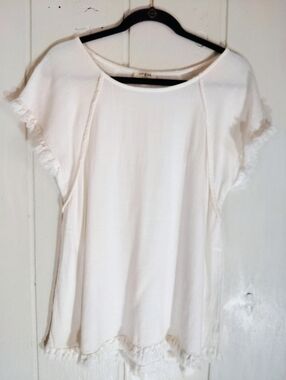 Umgee, Frayed Sleeve & Hem, Linen Blend Top. Size S